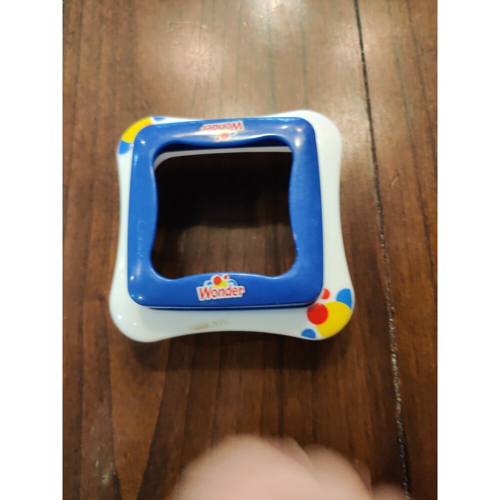 Wonder Bread Sandwich Seal'r N' Decruster Removes Crust Sandwich Sealer Blue